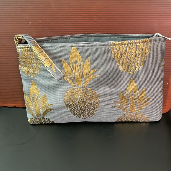 Hawaiian Pineapple Tote and Pouch Set - Picture 10 of 10